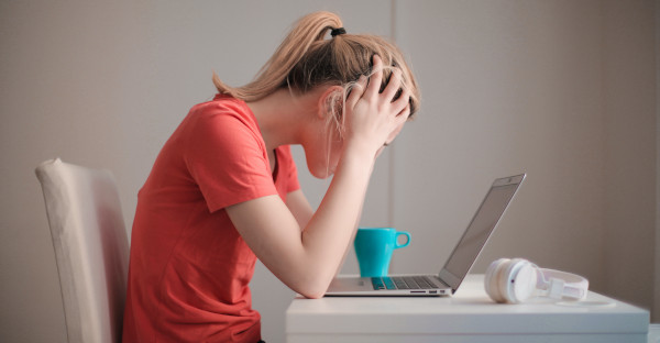 La Justicia rechaza considerar como enfermedad profesional la ansiedad de una trabajora que sufrió acoso en la oficina